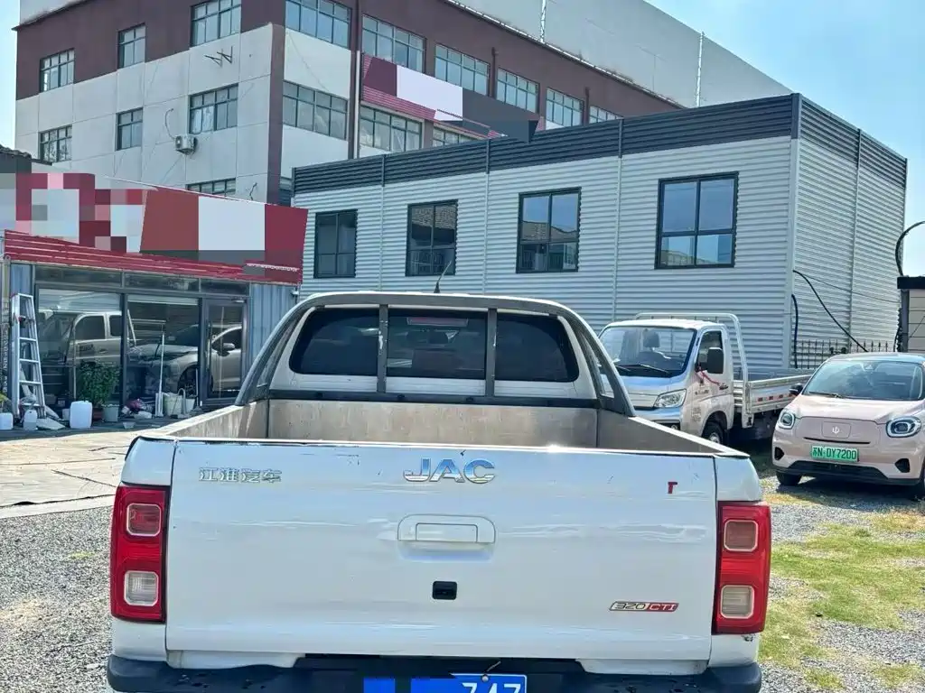 JAC Motors JAC T8 2018 2018 Model 2.0T Diesel 2WD Luxury Large Double HFC4DB2-1D1