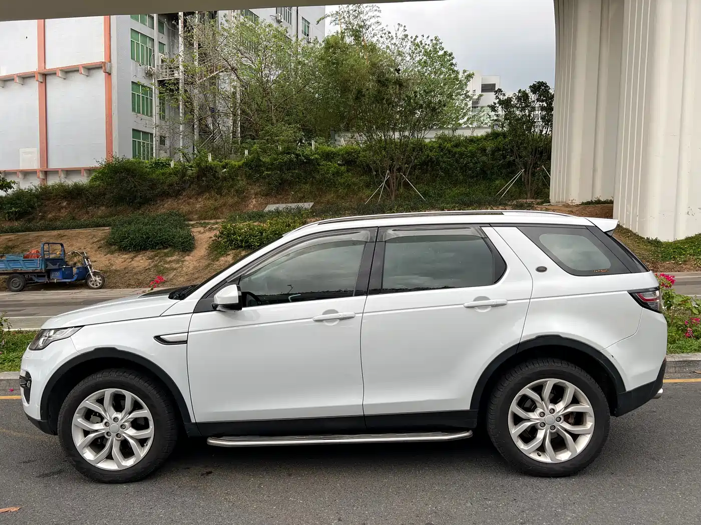 Land Rover Discovery Sport 2016 2.0T HSE фото 7