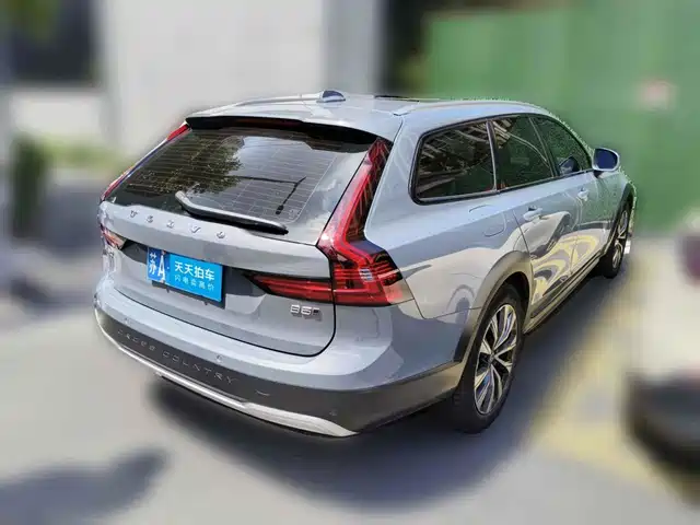 Volvo V90 2023 Cross Country B5 AWD Smart Distance Edition — фото 2