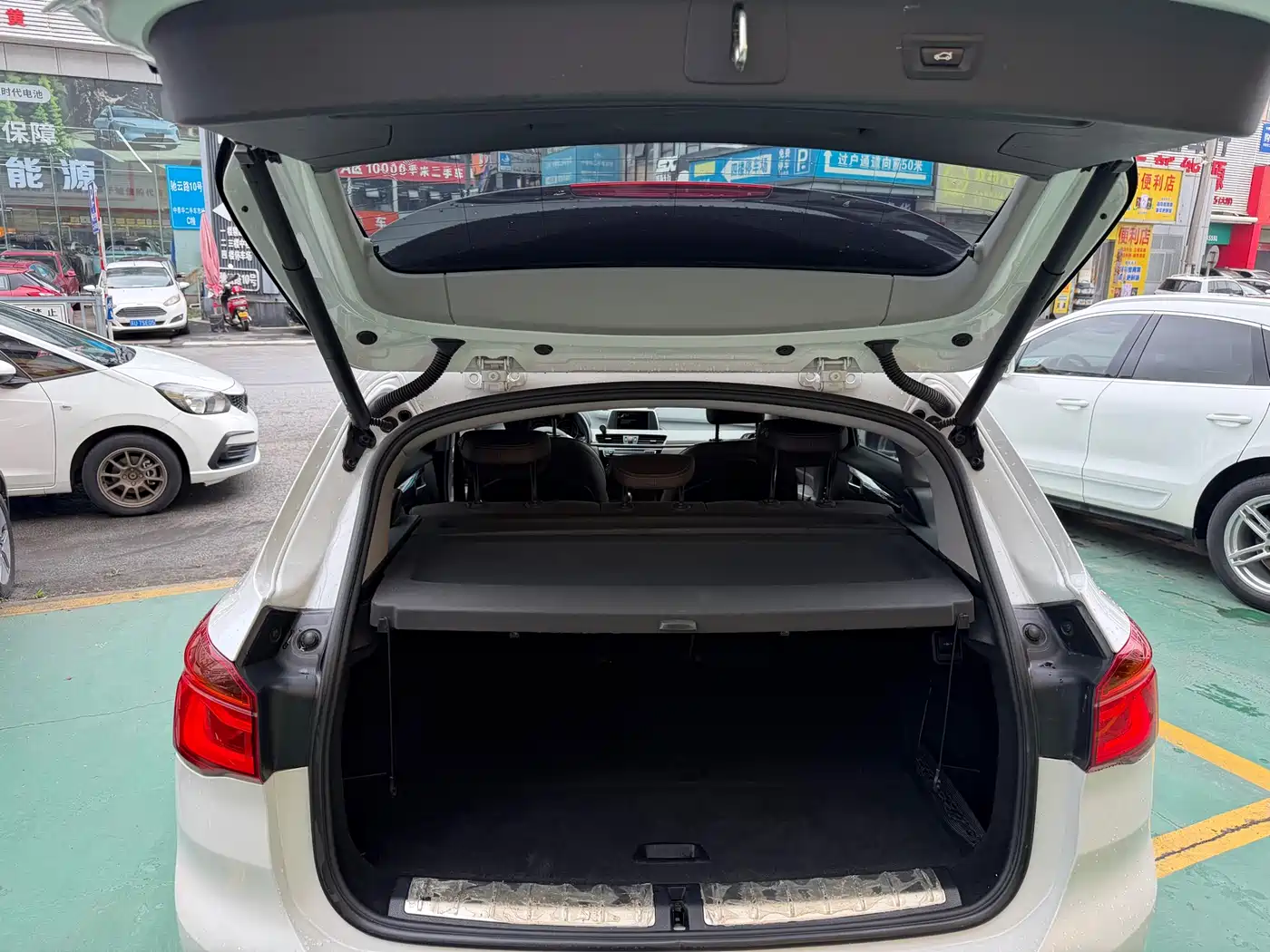 BMW X1 2018 sDrive18Li Premium Model фото 14