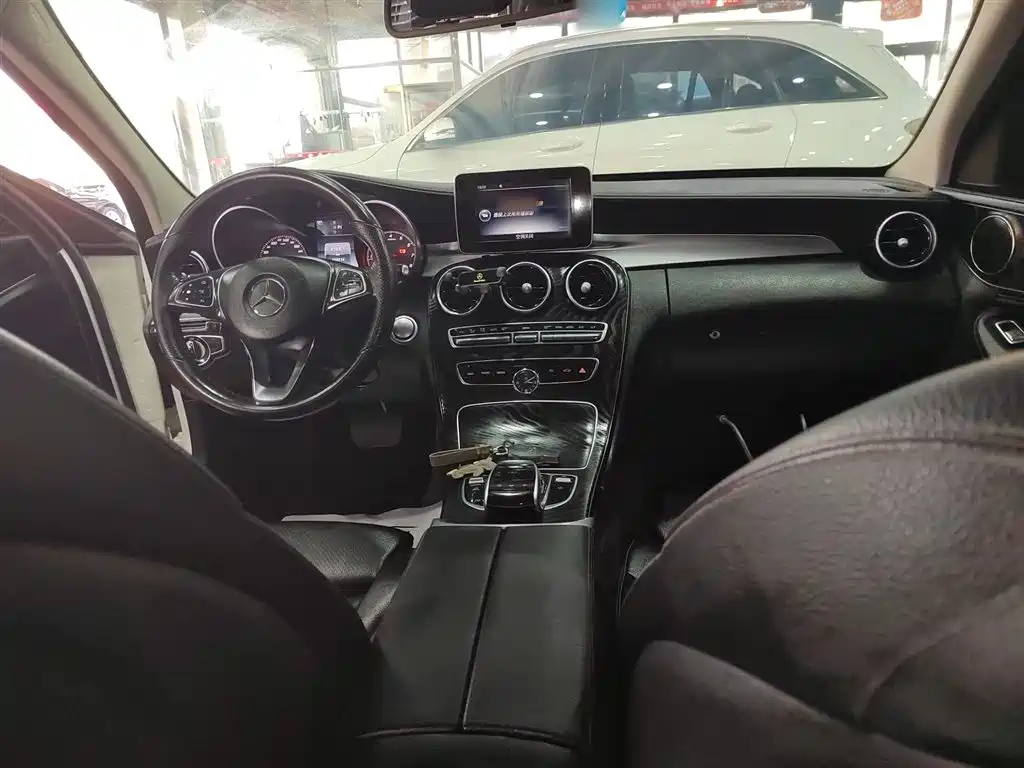 Mercedes-Benz C-Class 2017 C 180 L Sport фото 10