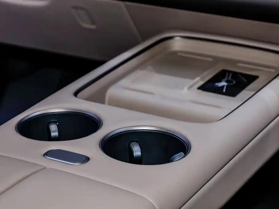 Li Auto Li i8 2025 2025 Standard Edition