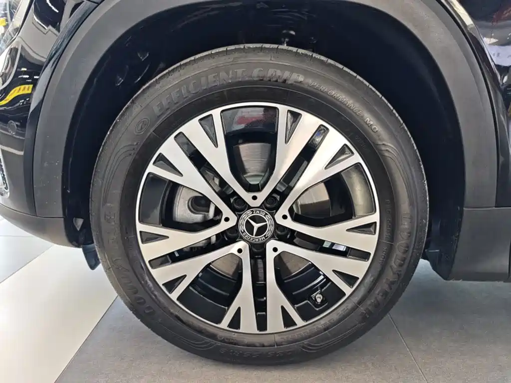 Фото 14 - Mercedes-Benz GLB