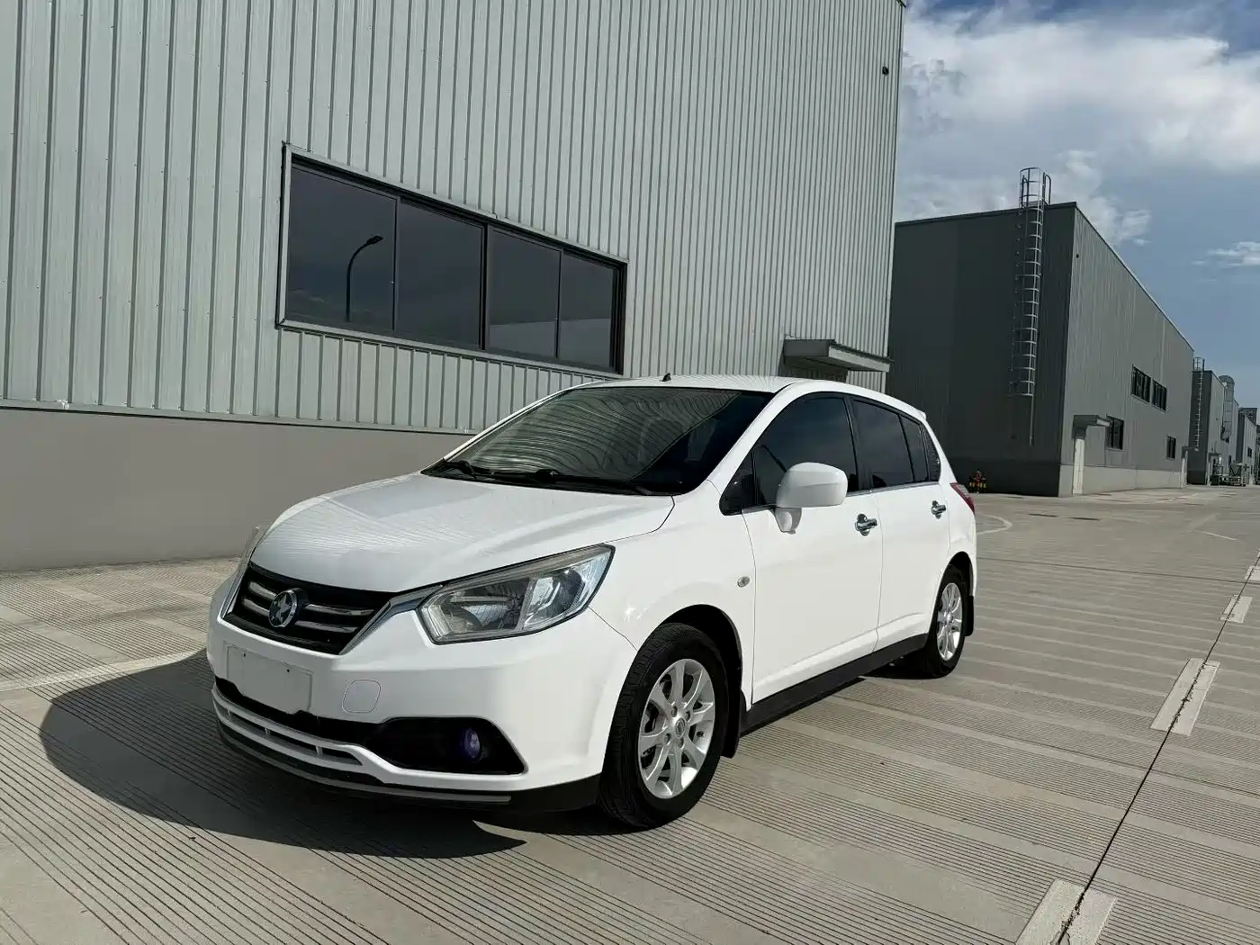 Venucia R50 2016 2015 1.6L Automatic Fashion Edition