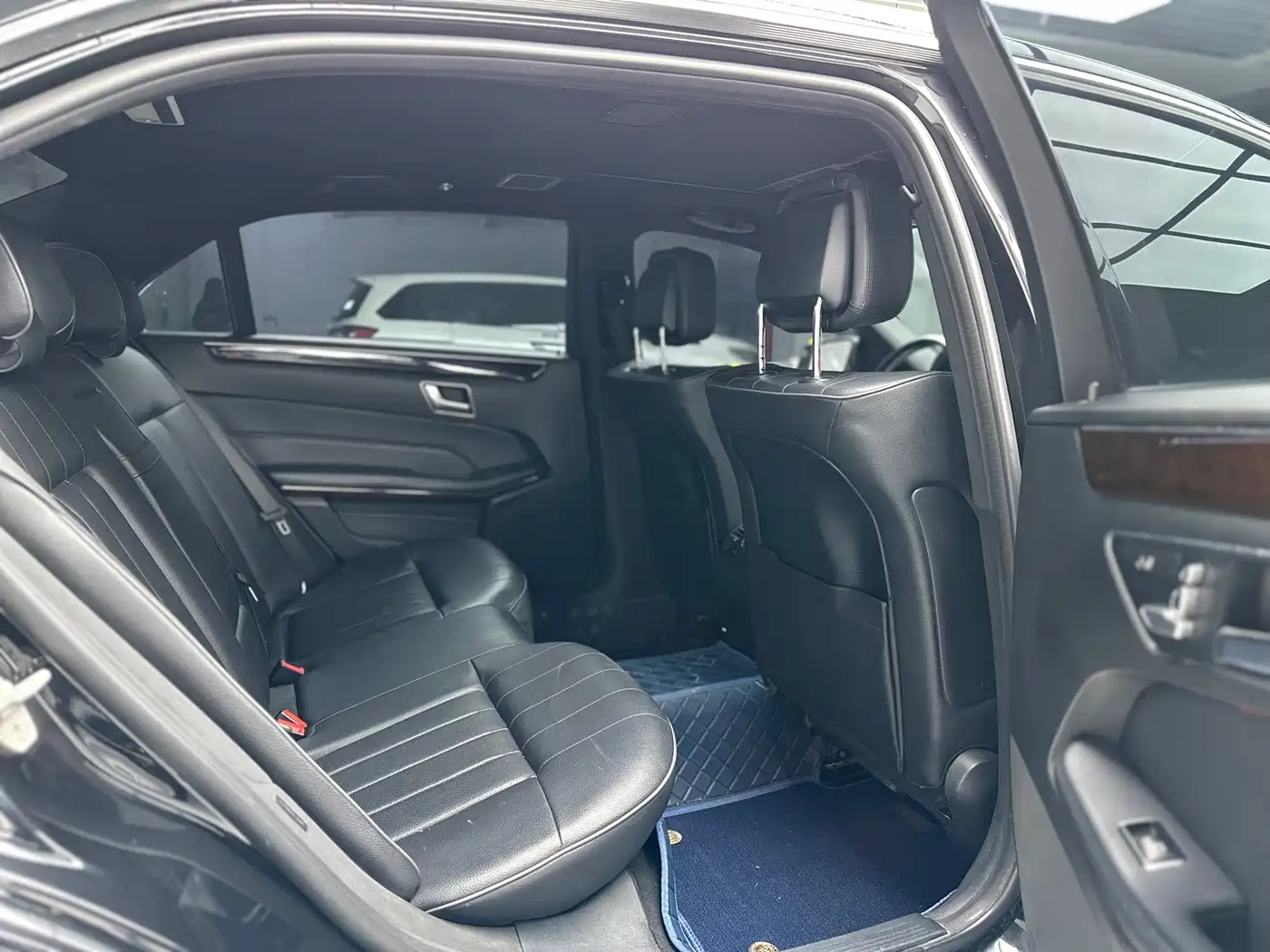 Mercedes-Benz E-Class 2015 E 200 L фото 8