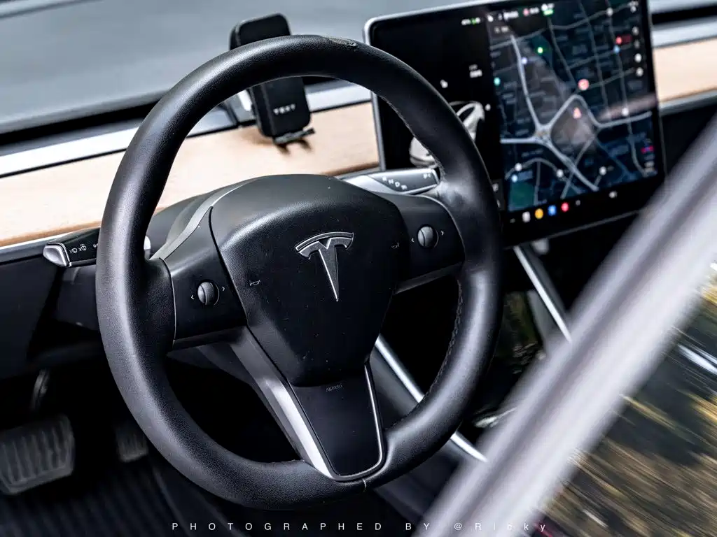 Фото 3 - Tesla Model 3