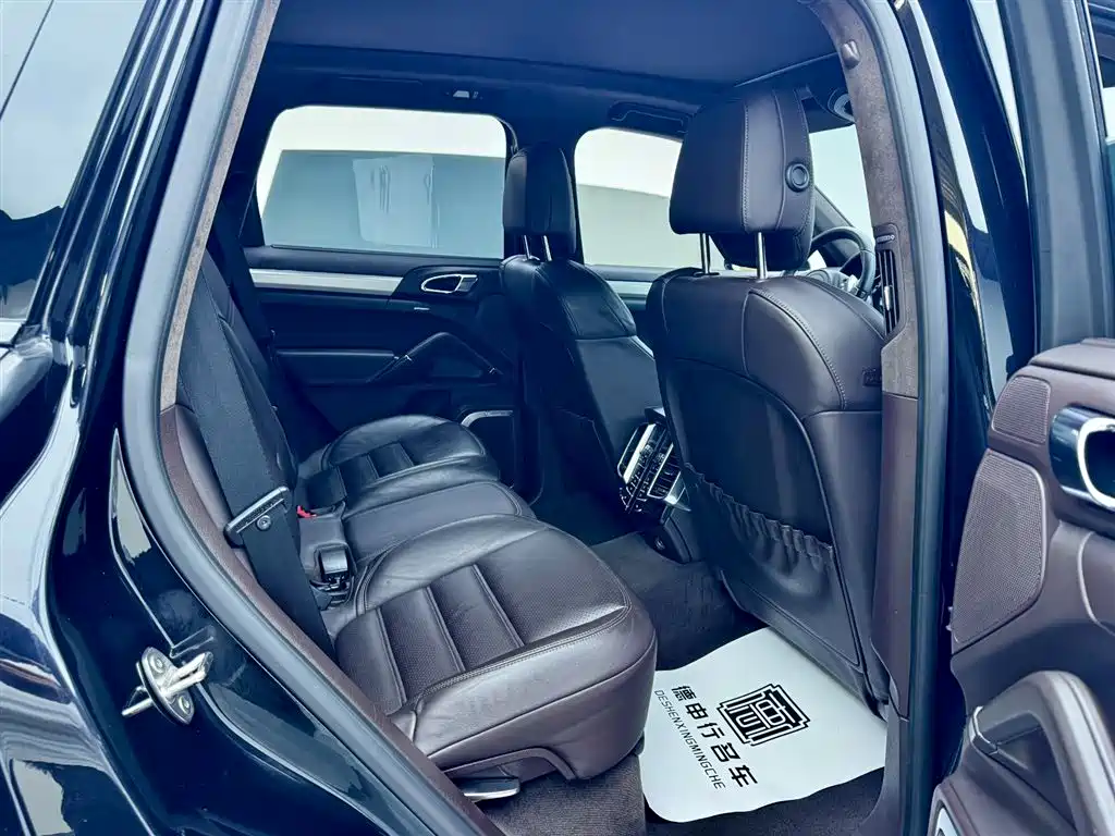 Porsche Cayenne 2011 Cayenne Turbo 4.8T фото 21