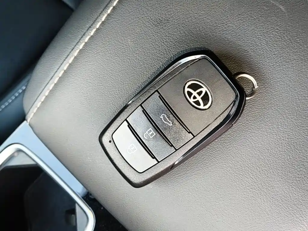 Toyota Camry 2025 2024 2.0GVP Luxury Edition