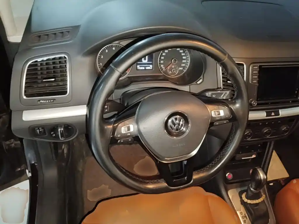 Volkswagen Sharan 2018 2018 Facelift 380TSI Comfort 6-seater