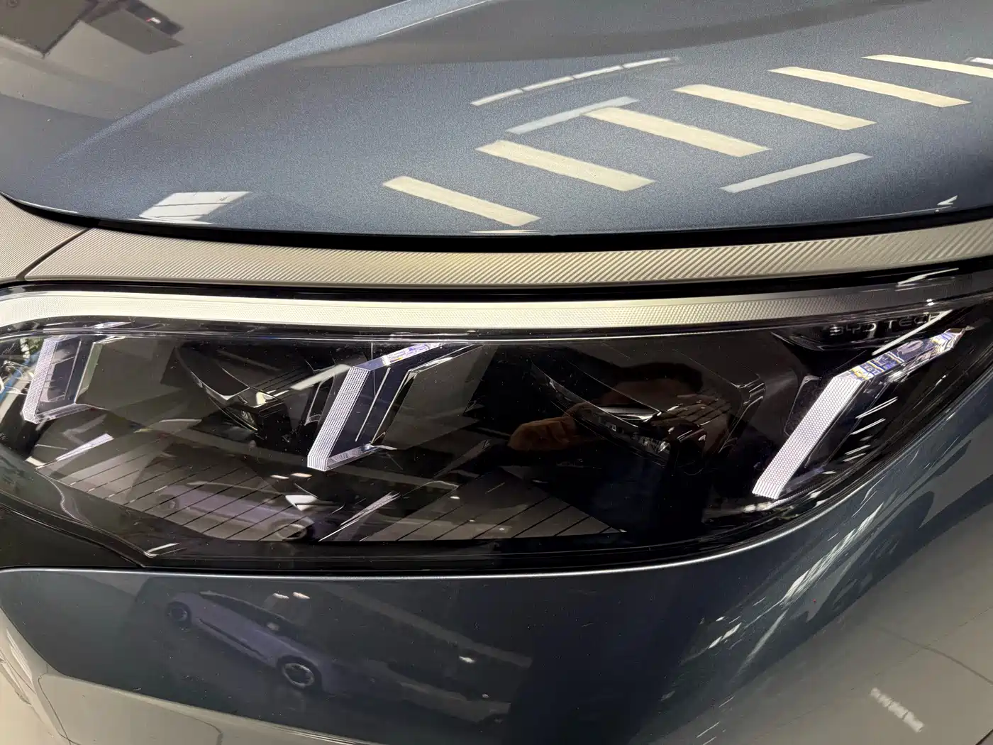 BYD Xia 2025 2025 DM-i 1.5T 100km Surpass Edition