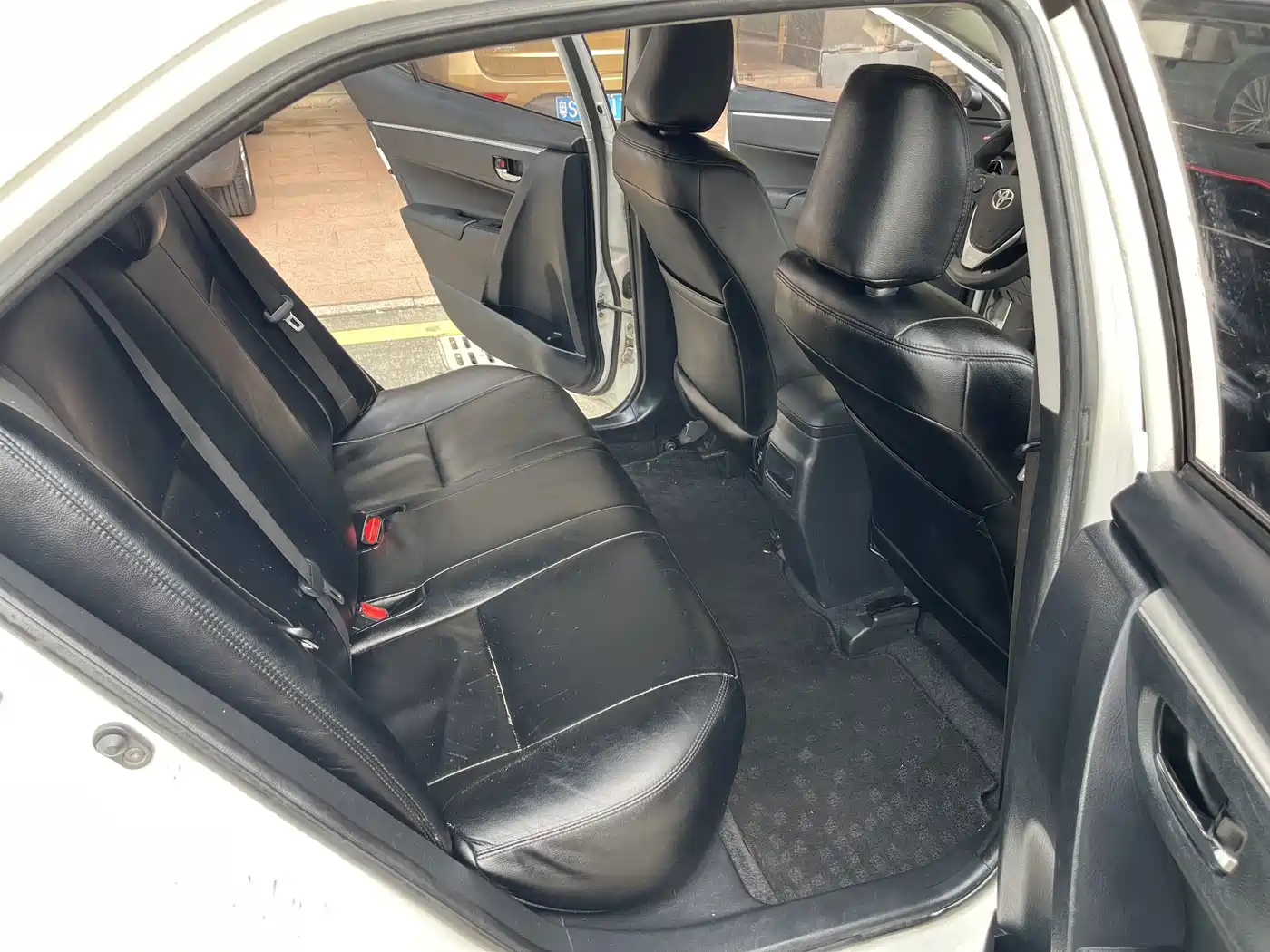 Photo 8 - Toyota Corolla