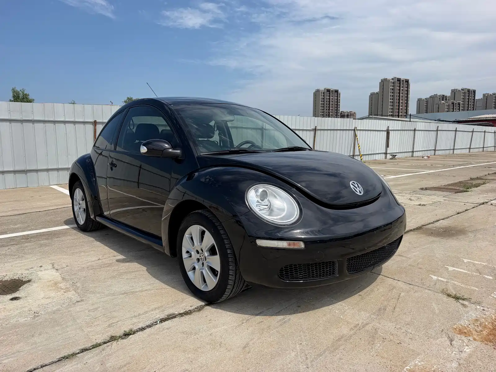 Photo 3 - Volkswagen Beetle