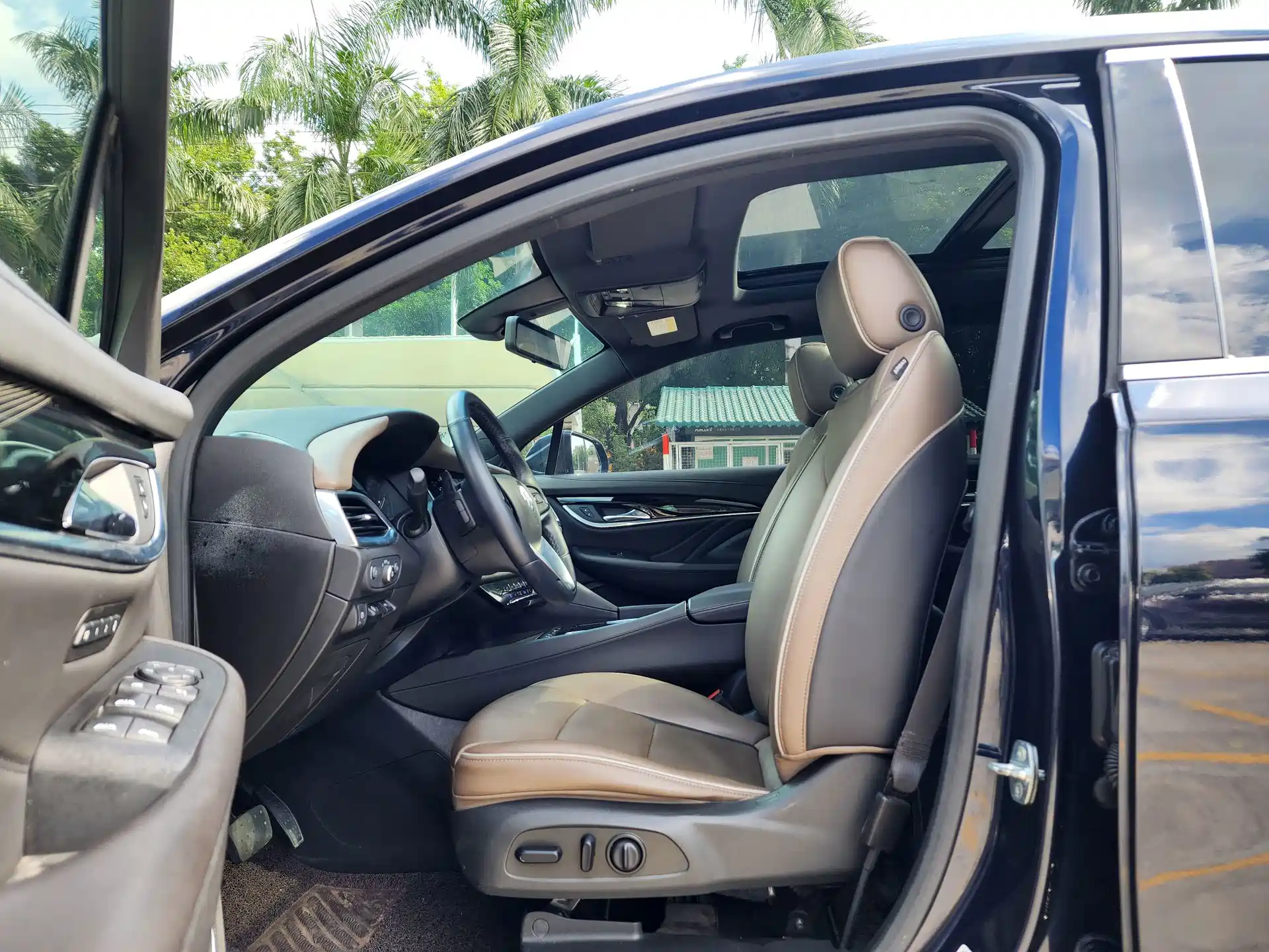 Photo 9 - Buick Enclave