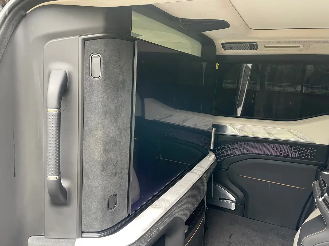 ZEEKR EXTREME KRYPTON 009