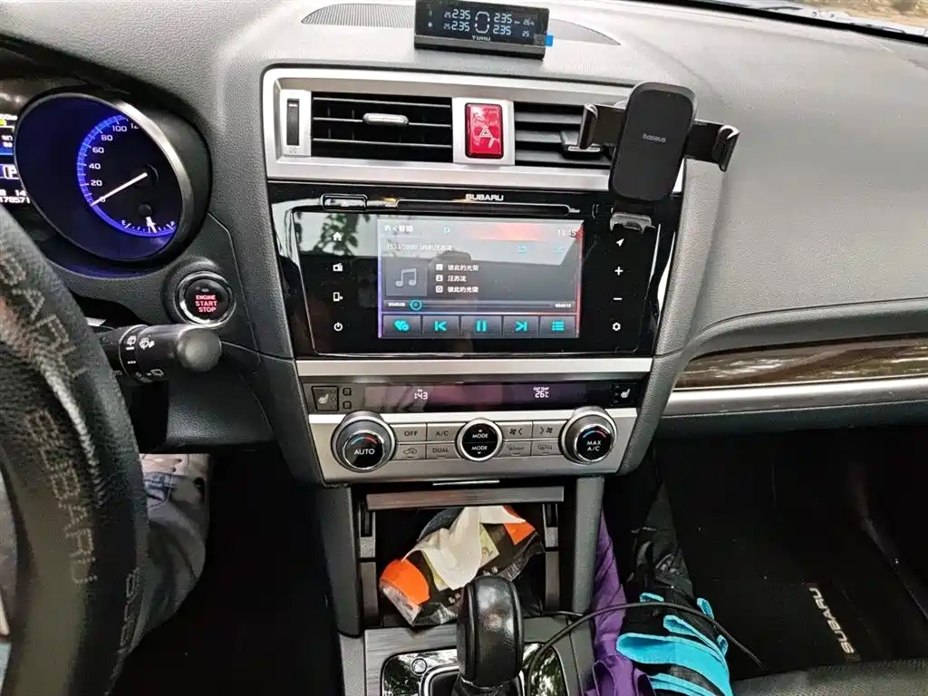 Subaru Outback 2015 2.5i Luxury Navigation Edition фото 6
