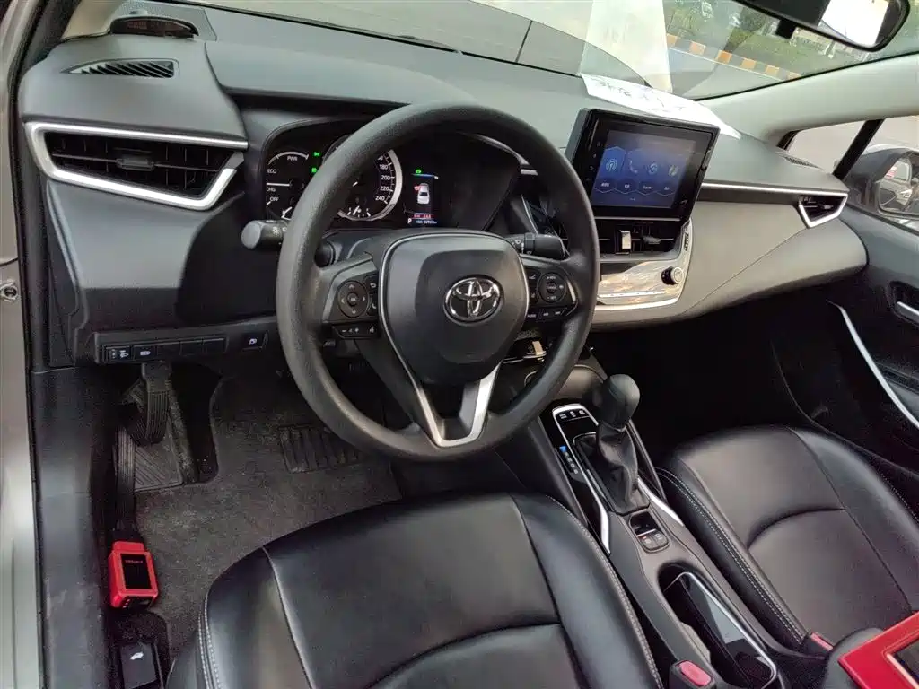 Toyota Corolla 2021 Hybrid 1.8L E-CVT Pioneer Edition фото 12