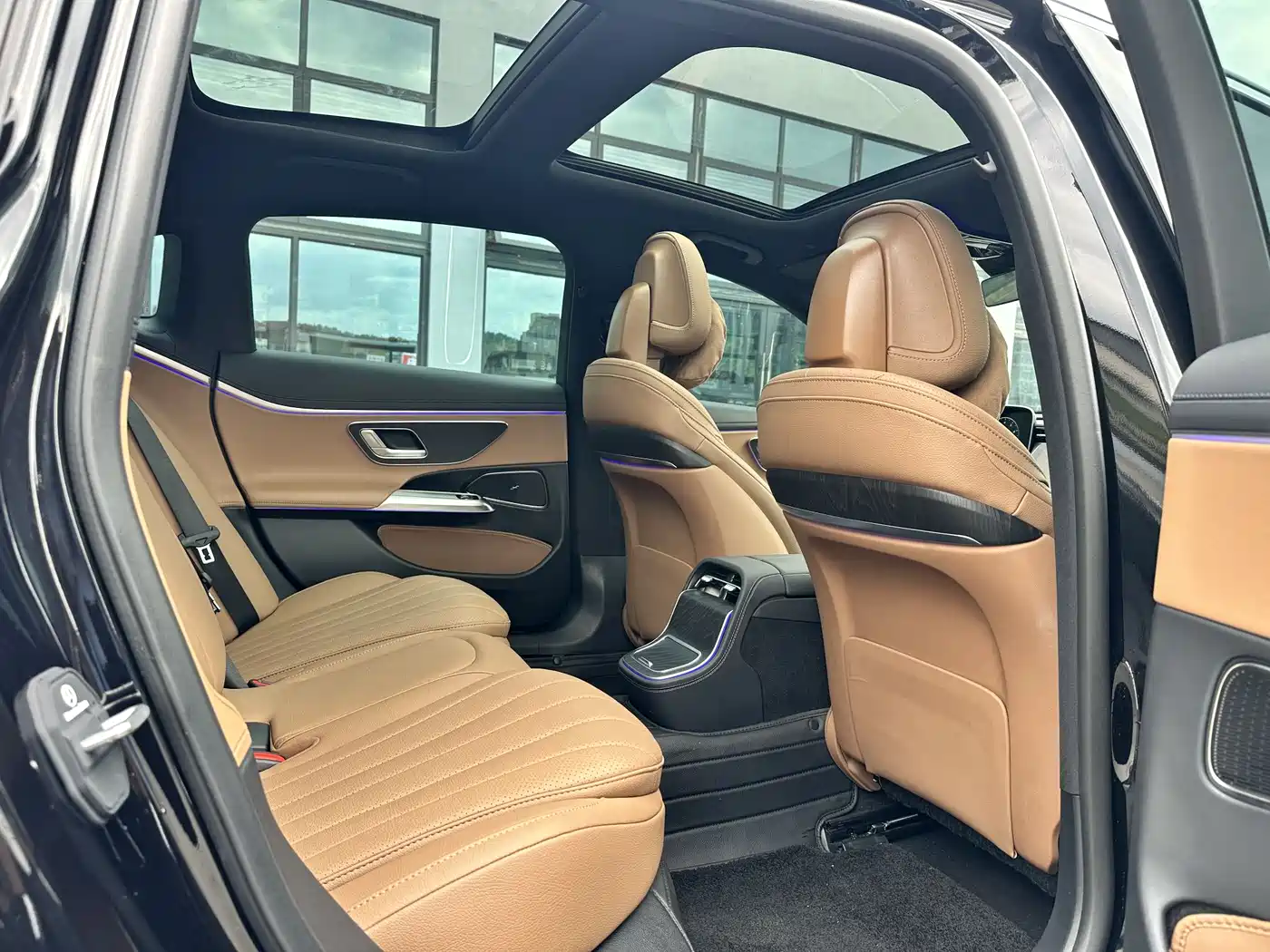 Mercedes-Benz E-Class 2025 E 300 L Fashion фото 8