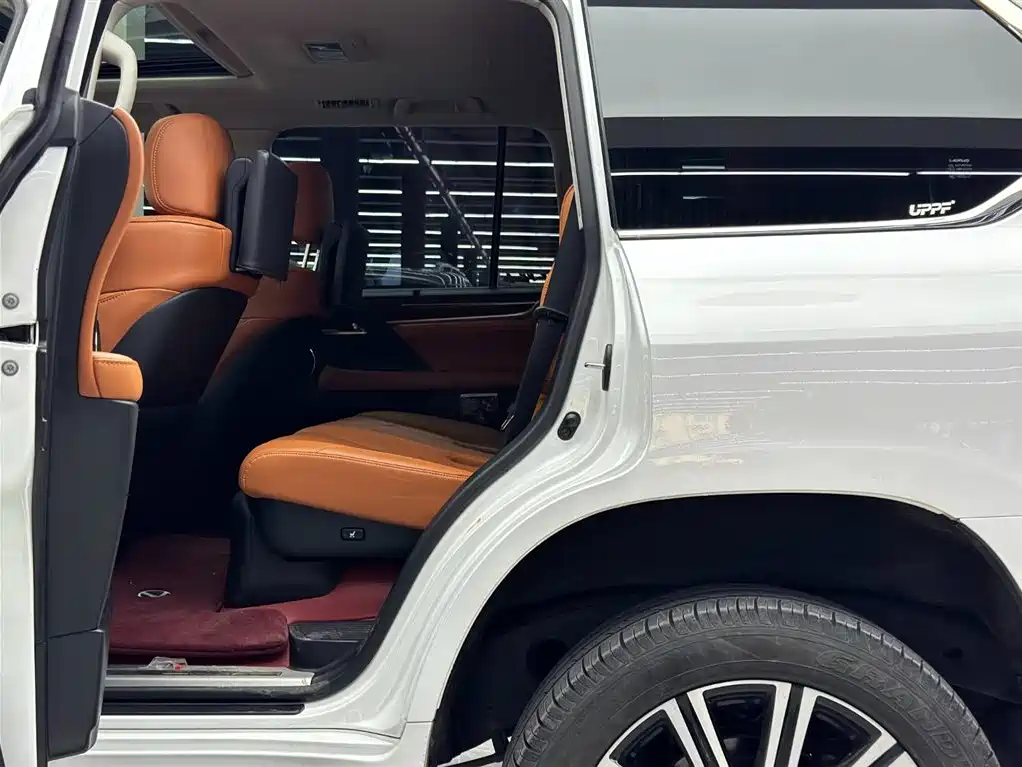 Lexus LX 2019 570 Prestige Luxury Edition фото 7