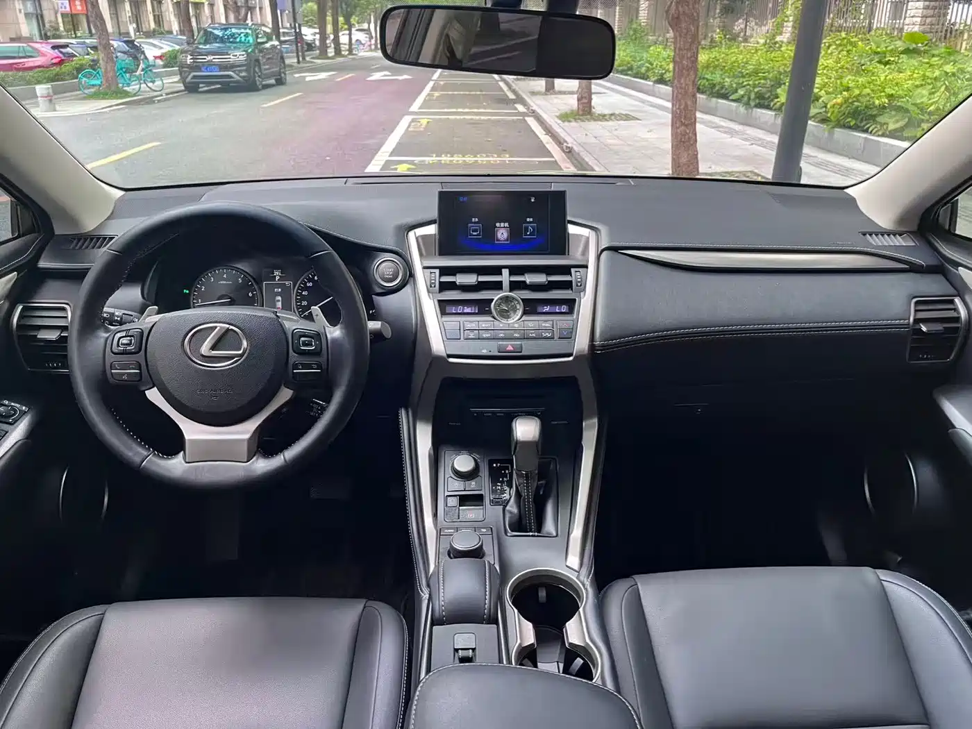 Lexus NX 2015 200t AWD F Sport фото 11