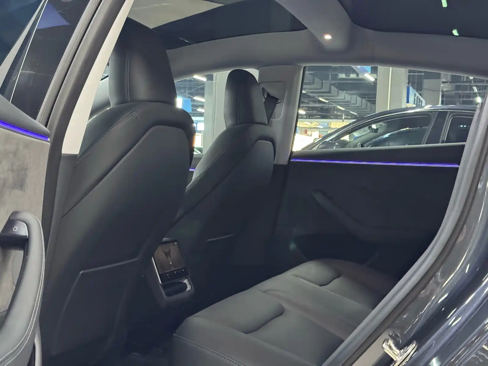 Фото 6 - Tesla Model 3