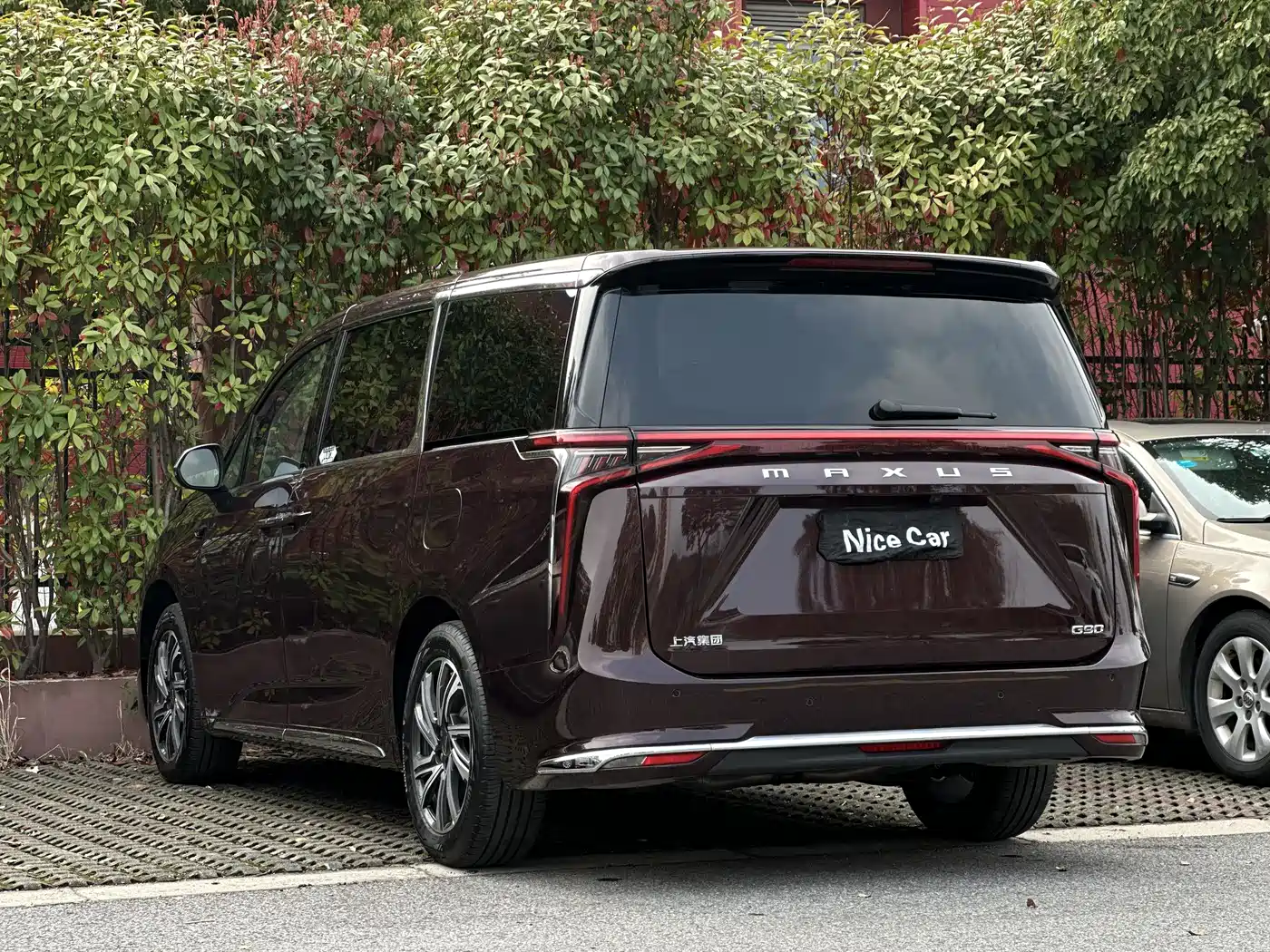 SAIC Maxus Maxus G90 2022 2.0T Interstellar 7-seater фото 25