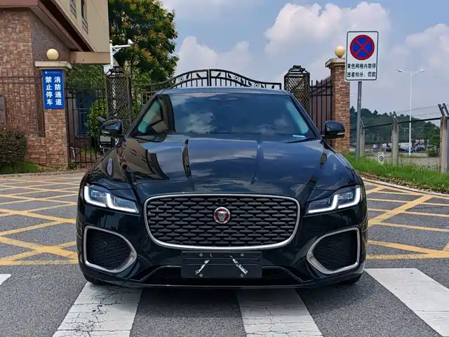 Jaguar XFL 2.0T P250, Моноприводный, Премиум Люкс