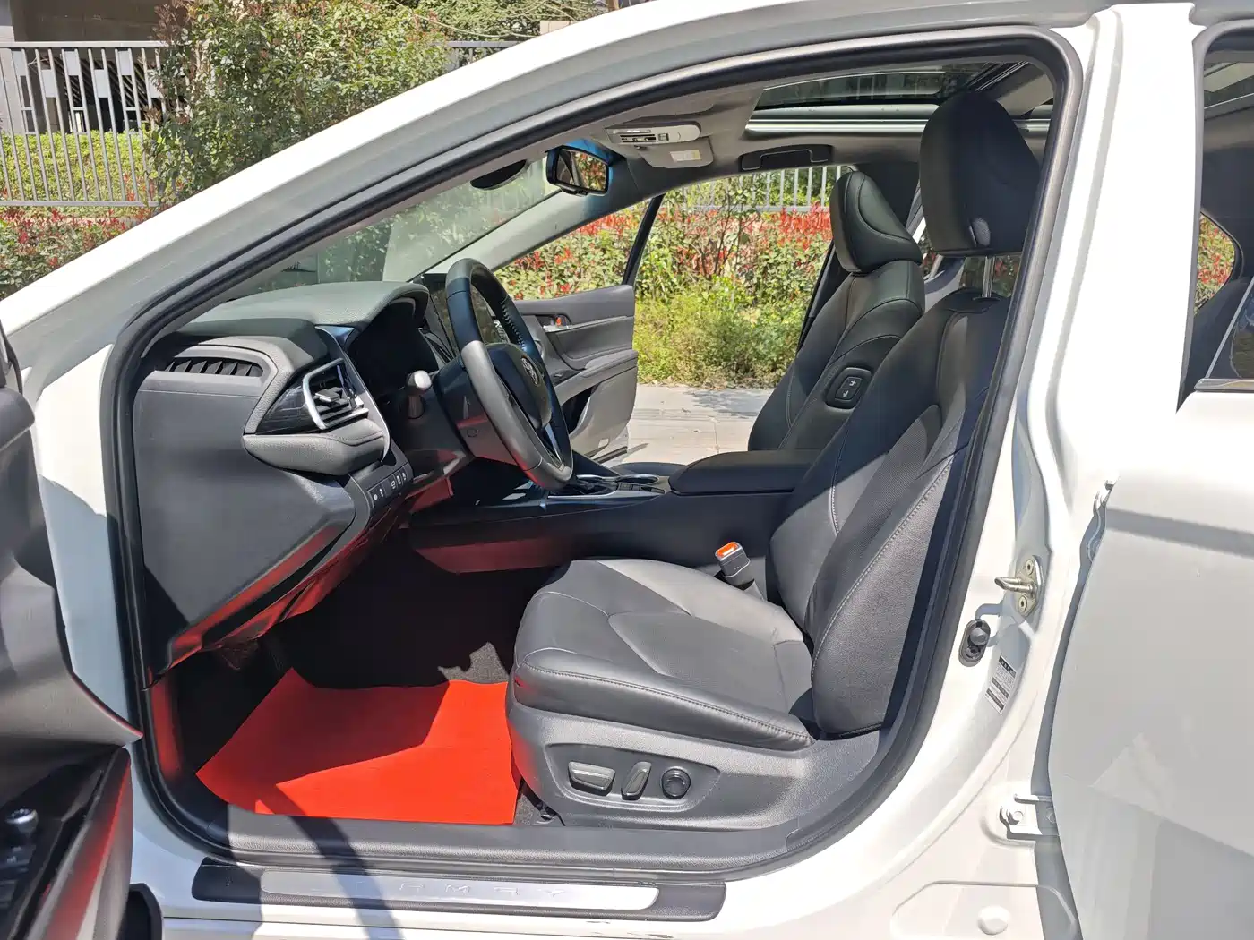 Toyota Camry 2021 2.5G Luxury Edition фото 16