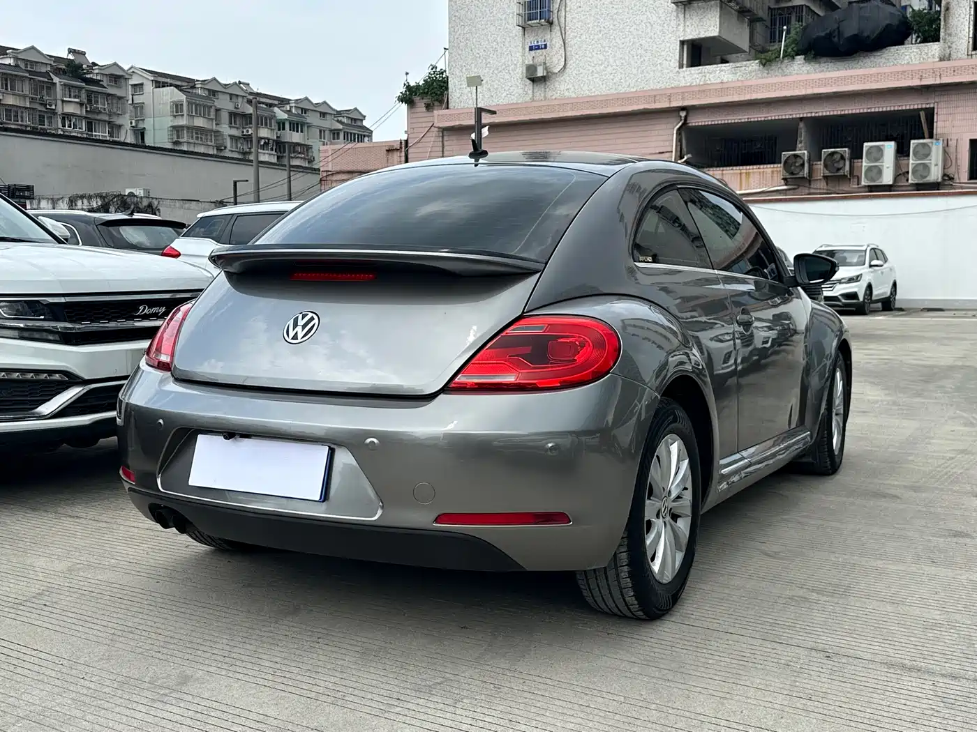 Volkswagen Beetle 2013 1.4TSI Fender Rock Edition фото 11