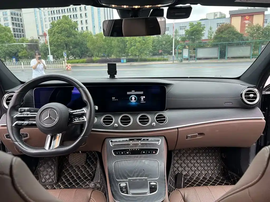 Фото 5 - Mercedes-Benz E-Class (Import)