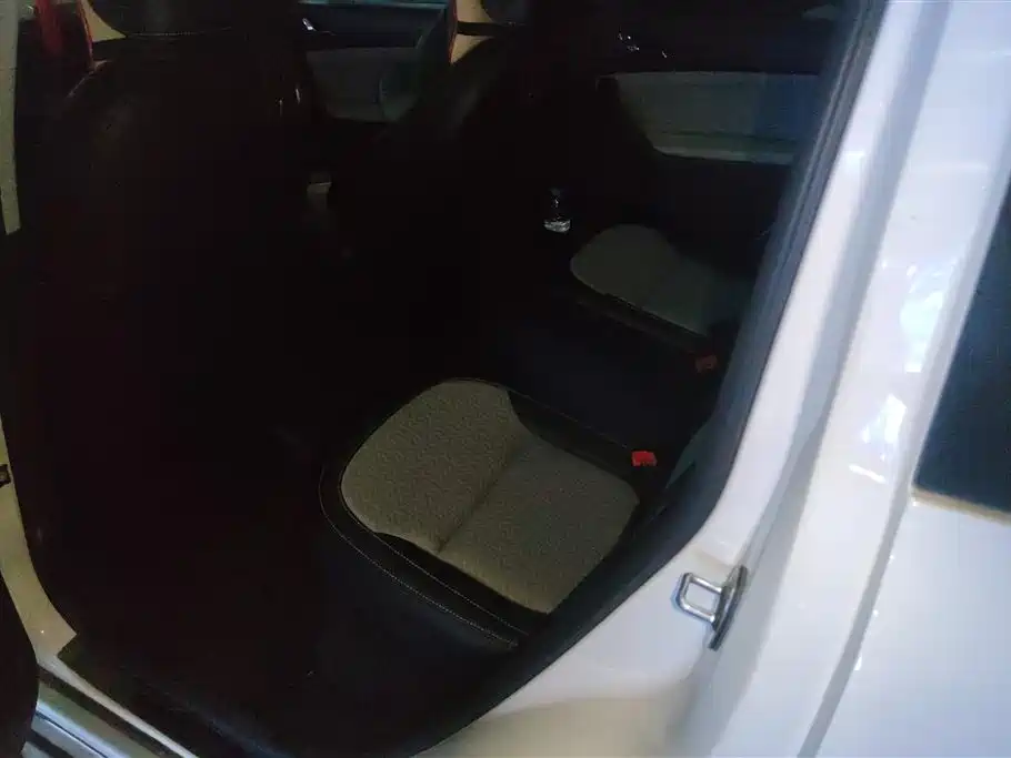 Škoda Yeti 2017 TSI280 DSG Advance фото 11