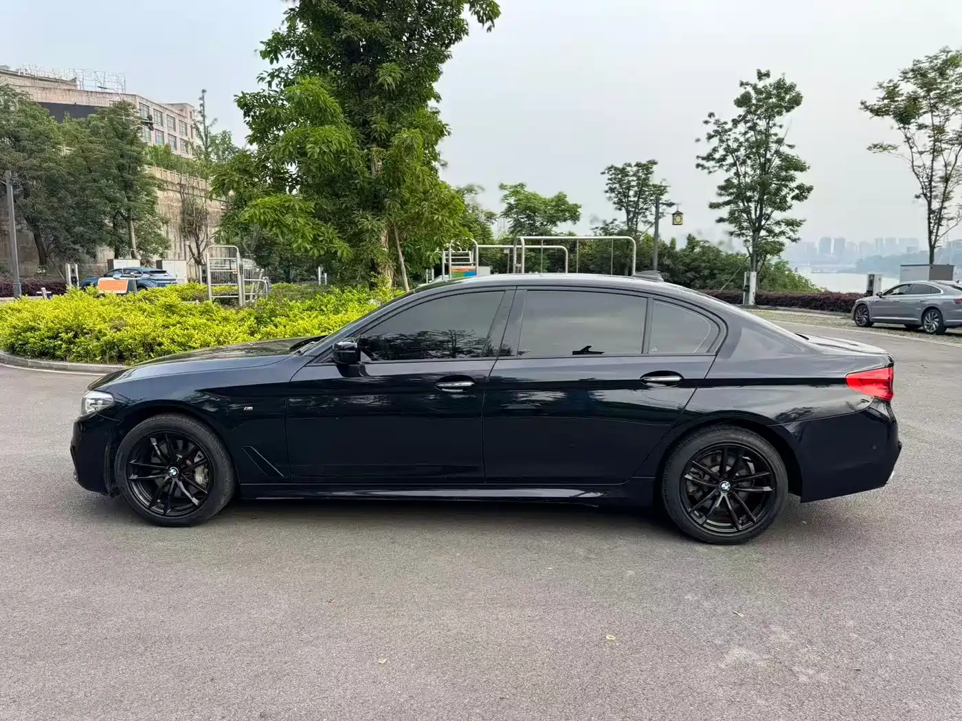 BMW 5 Series 2018 530Li Leading M Sport Package фото 3