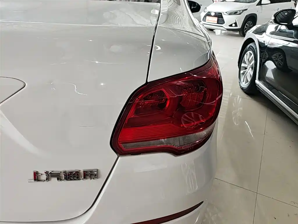 Chevrolet Cavalier 2016 1.5L Automatic Delight Edition фото 8