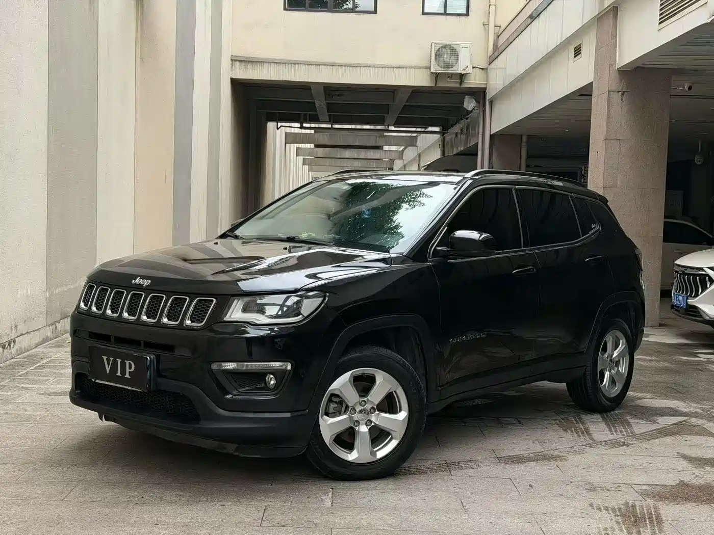 Фото 1 - Jeep Compass