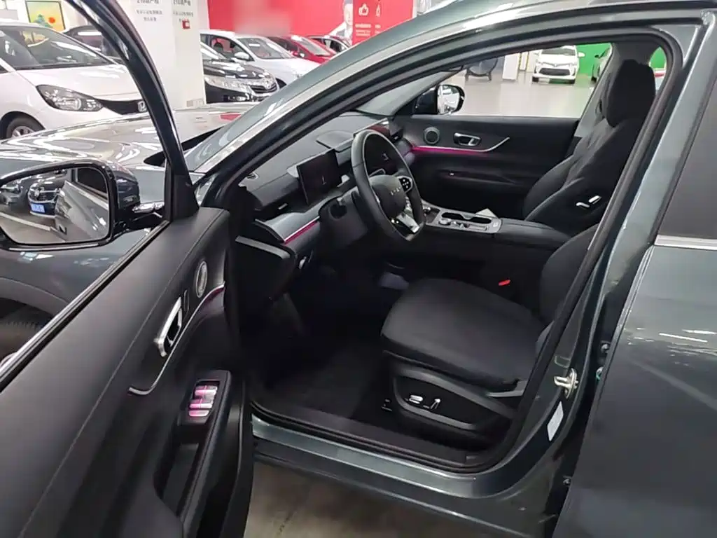 Chery Tiggo 8 PLUS 2026 2025 290TGDI DCT Luxury 5-seater