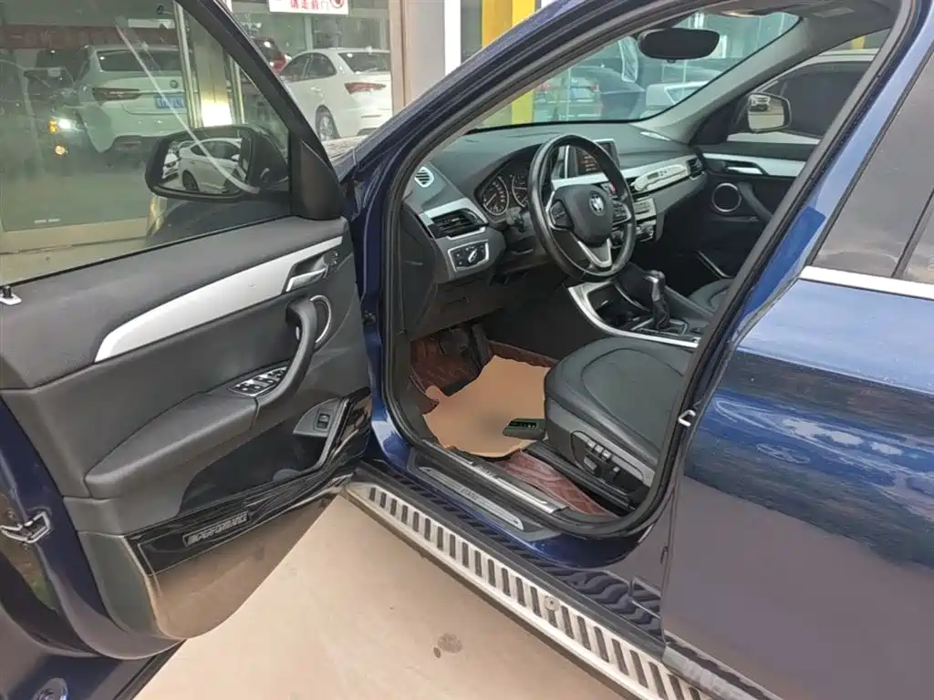 BMW X1 2018 sDrive20Li Leading Model фото 16