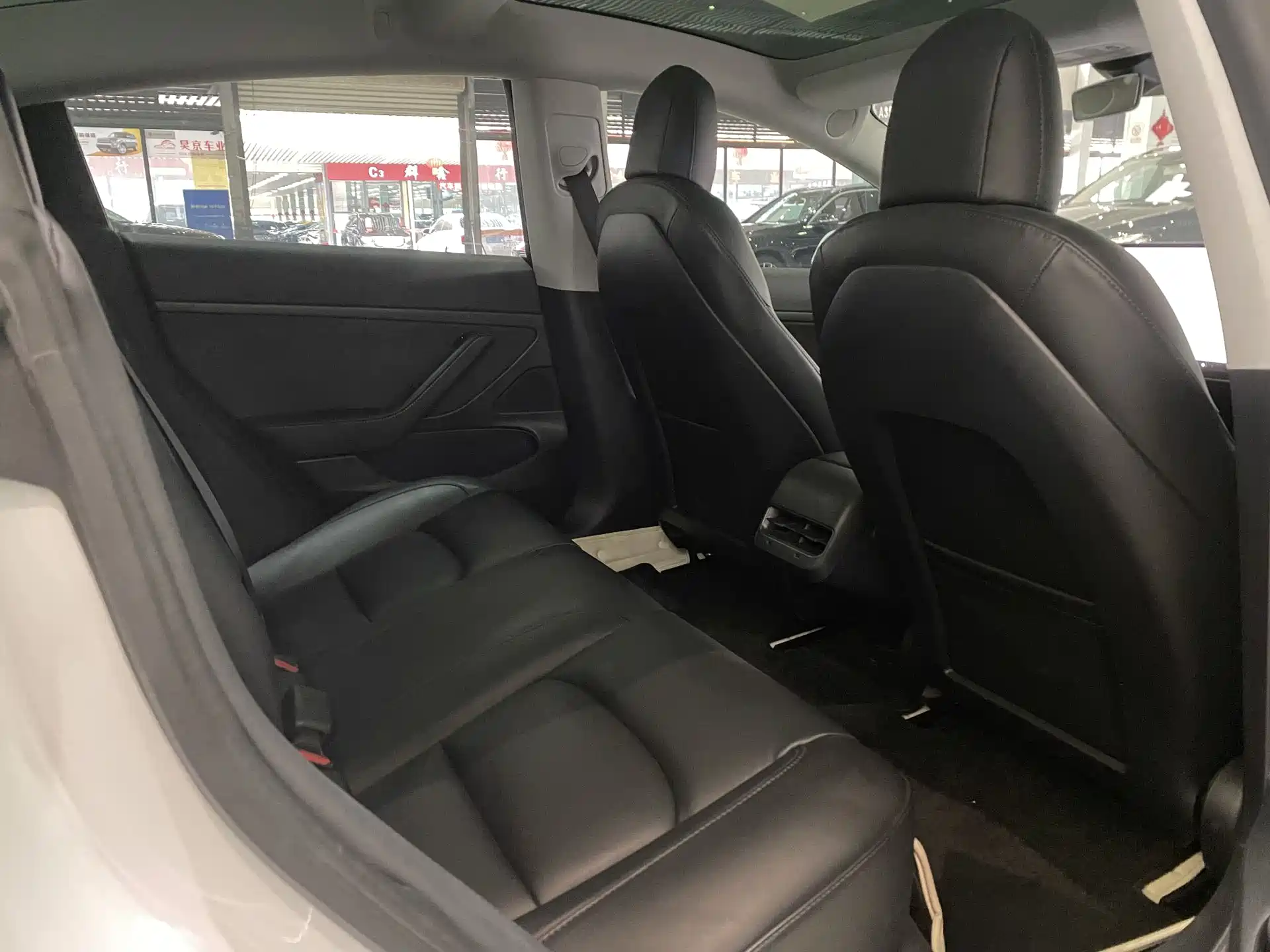 Фото 9 - Tesla Model 3