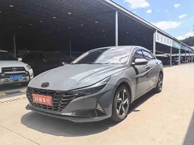 Hyundai Elantra 2021 1.5L CVT LUX Premium Edition