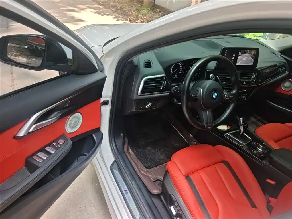 BMW 1 Series 2022 125i M Sport Shadow Edition фото 16