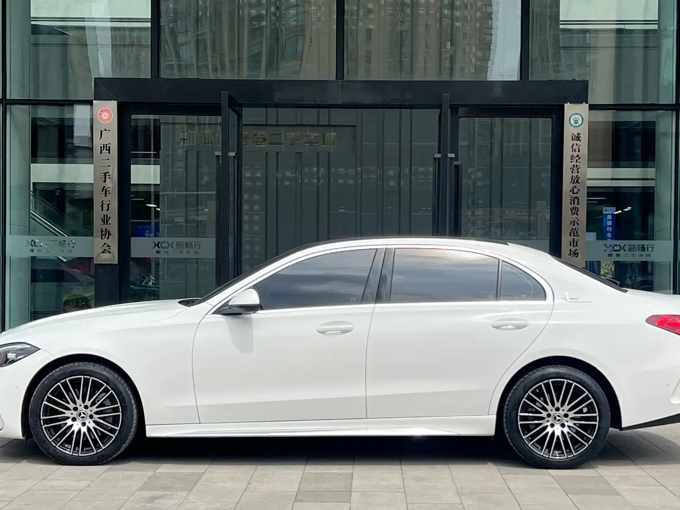 MERCEDES-BENZ CLASS C
