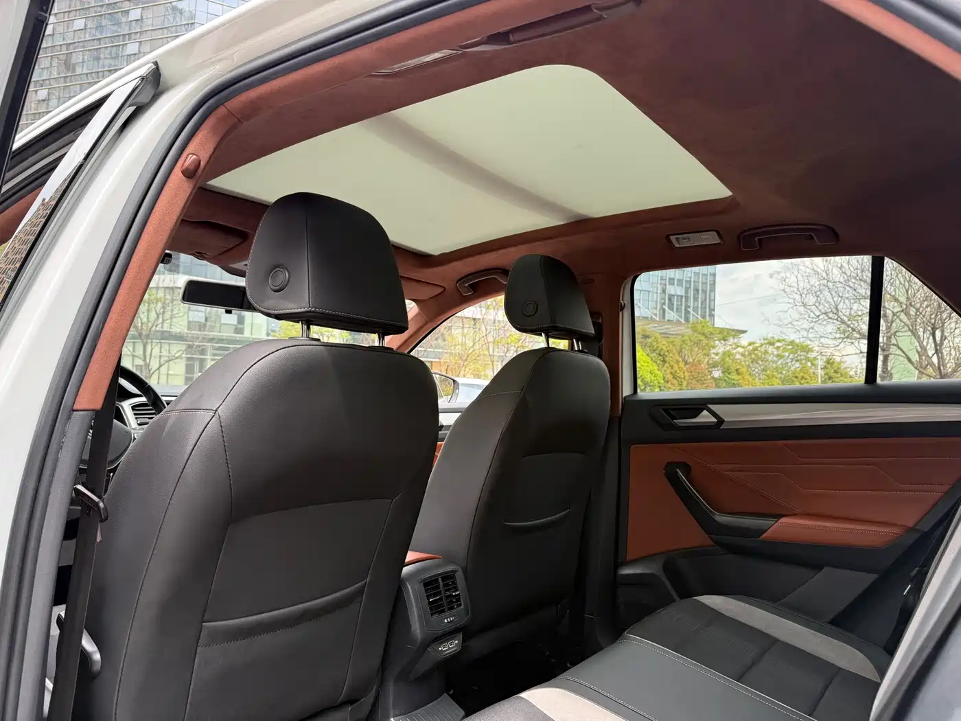 VOLKSWAGEN T ROC EXPLORING SONGS