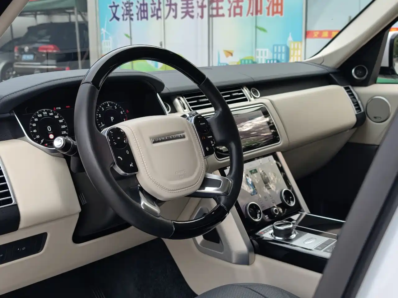 Land Rover Range Rover 2018 3.0 SC V6 Vogue Heritage Edition фото 4