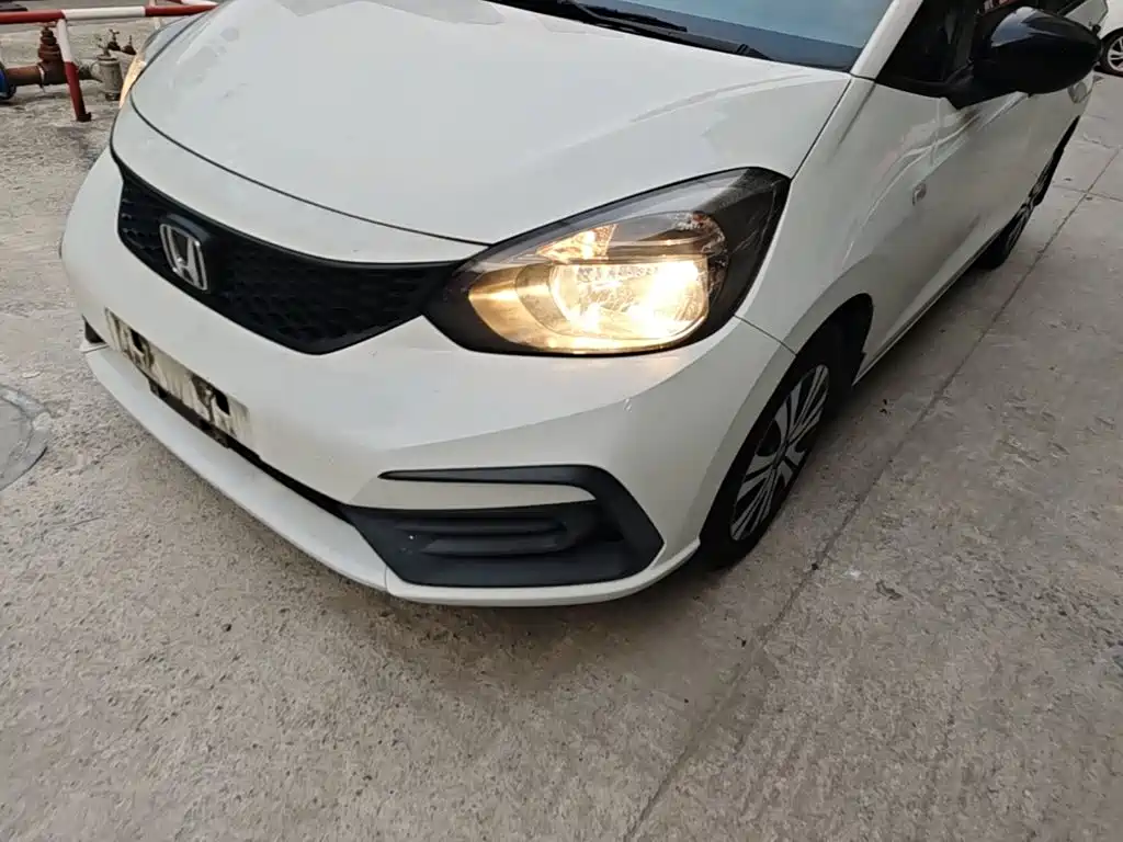 Фото 24 - Honda Fit