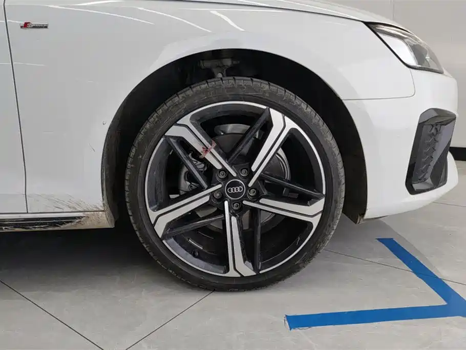 Audi A4L 2024 40 TFSI Luxury Dynamic фото 6