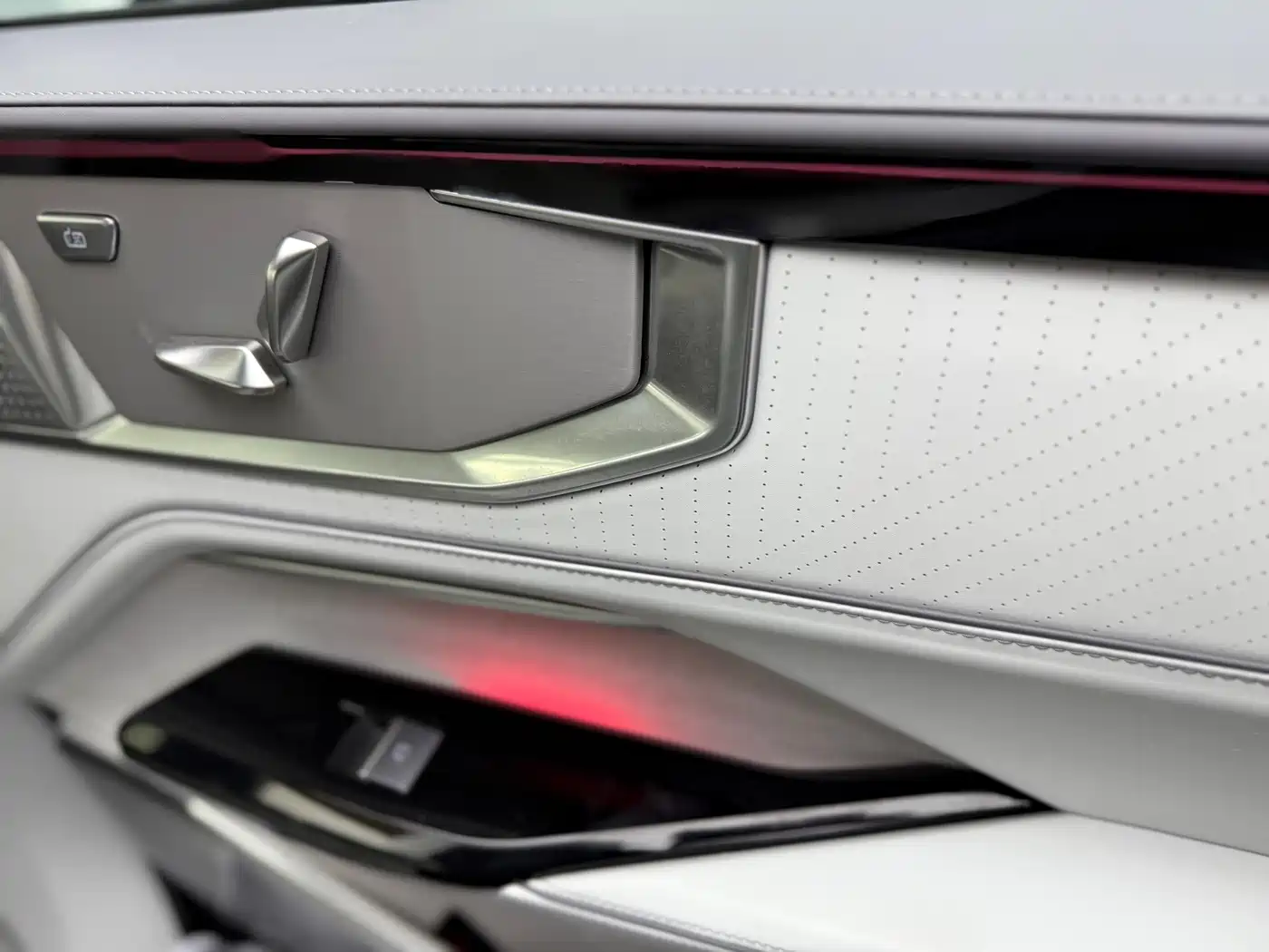 HiPhi Y 2023 2023 560km Pioneer Edition