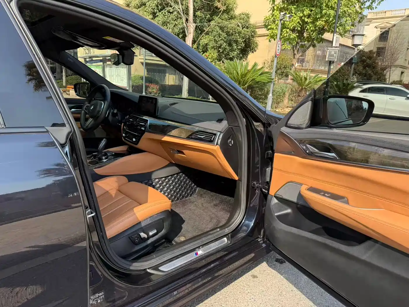 BMW 6 Series GT 2019 630i M Sport Package фото 8
