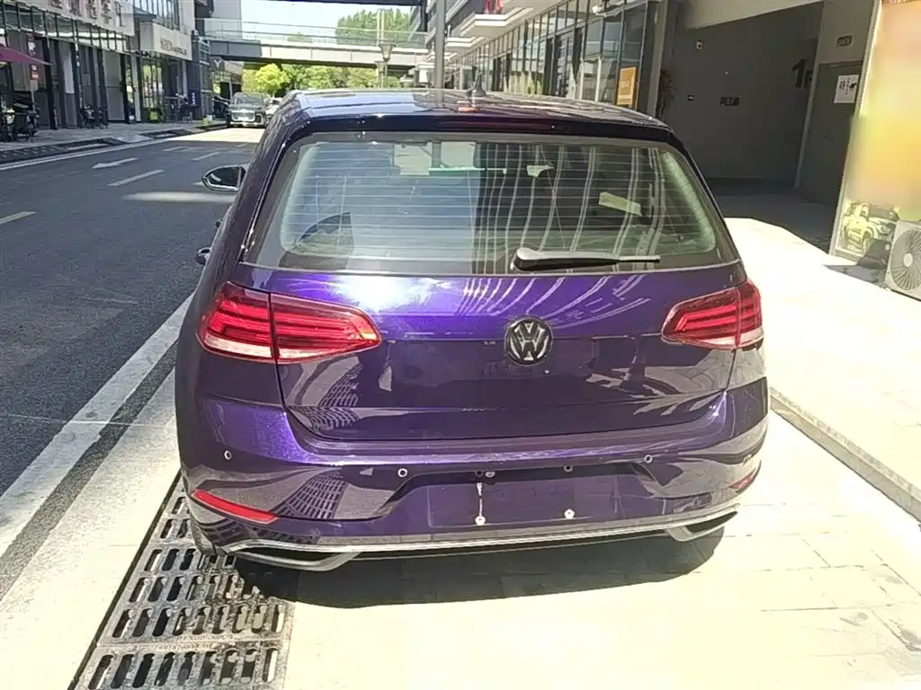 Volkswagen Golf Electric 2020 Chi фото 6