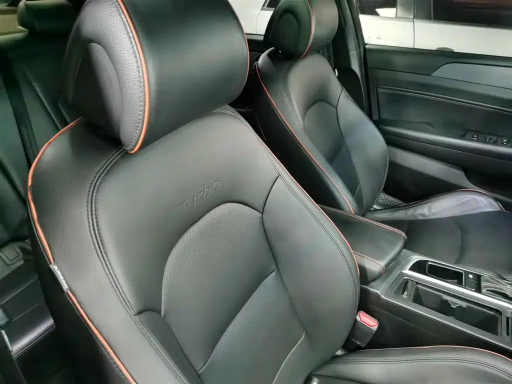 Hyundai Sonata 2015 1.6T GLS Smart фото 25