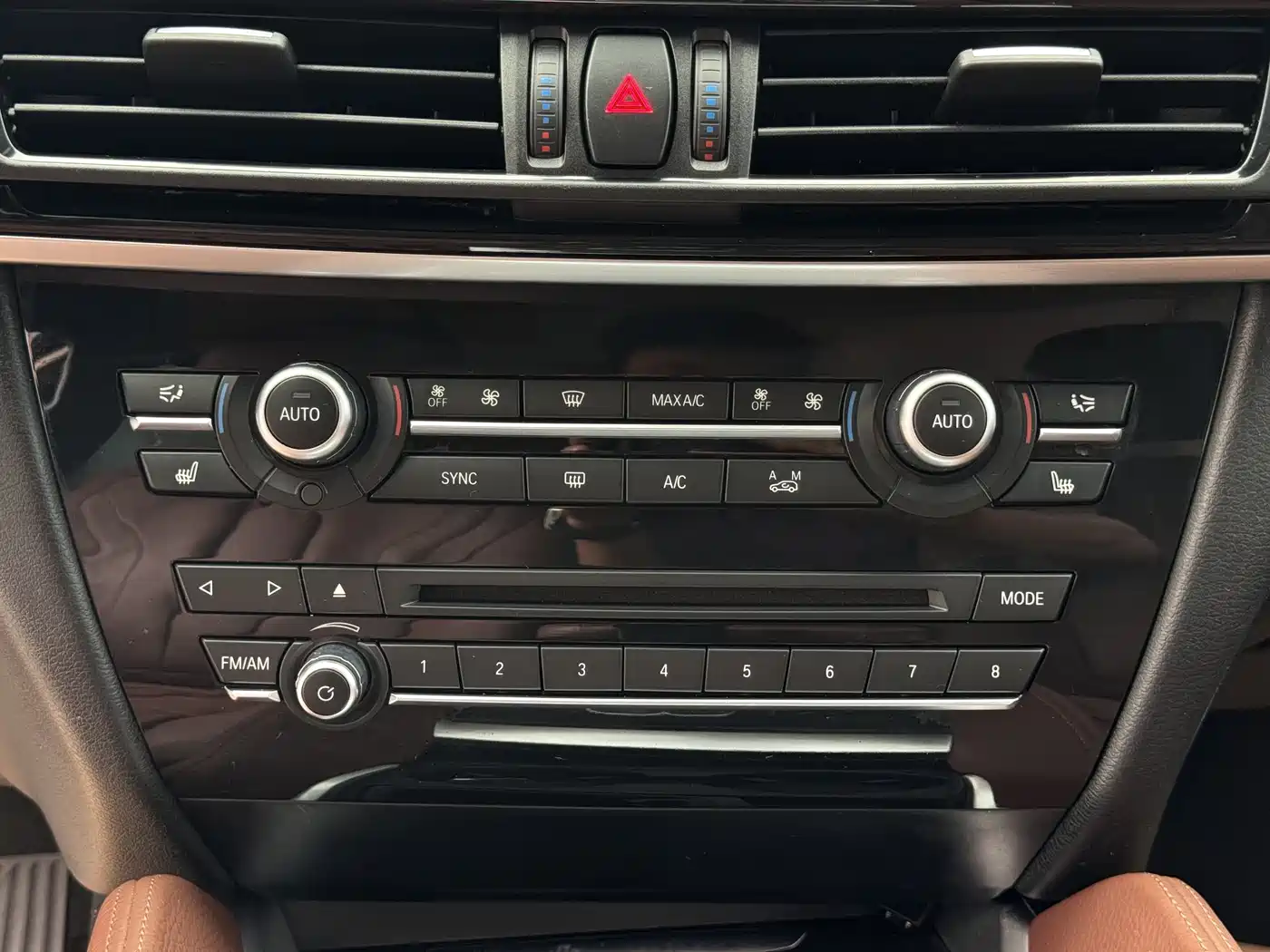 BMW X6 2015 xDrive35i Luxury Model фото 14