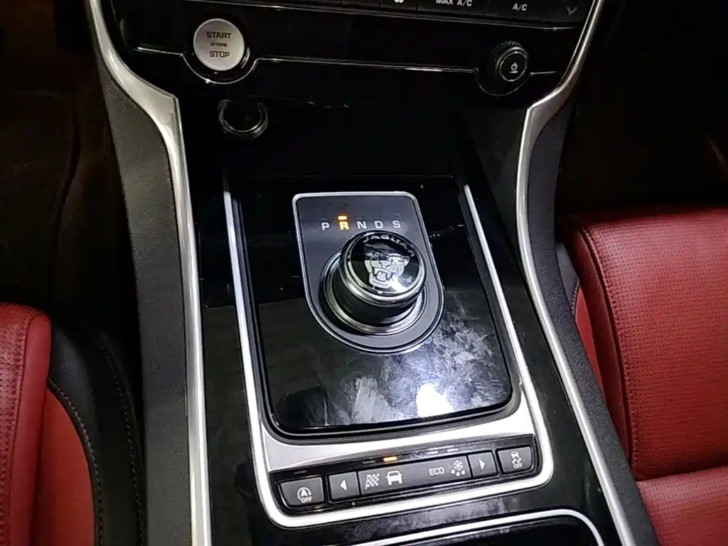 Jaguar XE 2017 2018 2.0T 200PS 2WD R-Sport