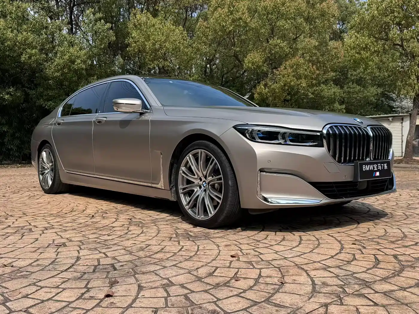 Фото 3 - BMW 7 Series